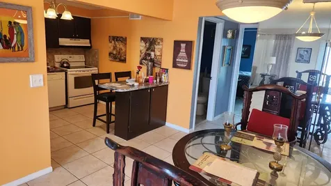 304 Wellington E West Palm Beach FL 33417