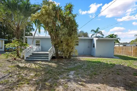 2585 Lorraine Court North Palm Beach FL 33403