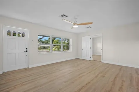 2585 Lorraine Court North Palm Beach FL 33403