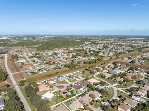 5806 Nw Rose Petal Court Port Saint Lucie FL 34986