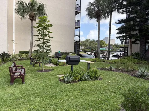27 Royal Palm Way Boca Raton FL 33432