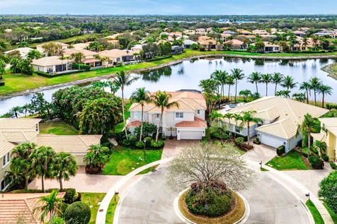 114 La Vida Court Palm Beach Gardens FL 33418