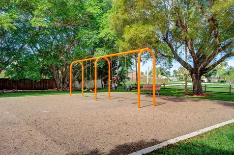 136 Oregon Lane Boca Raton FL 33487