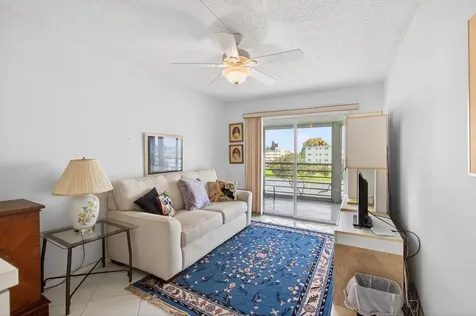 3028 Guildford B Boca Raton FL 33434