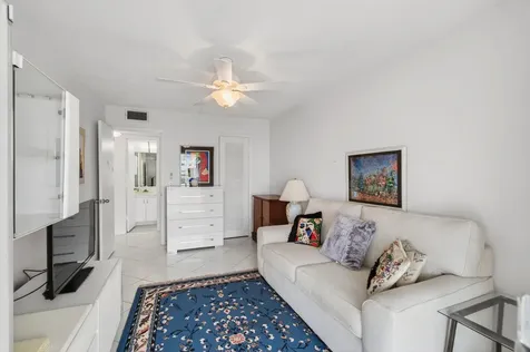 3028 Guildford B Boca Raton FL 33434