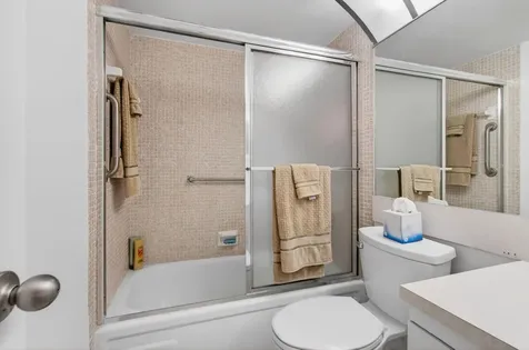3028 Guildford B Boca Raton FL 33434