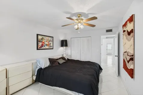 3028 Guildford B Boca Raton FL 33434