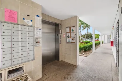 3028 Guildford B Boca Raton FL 33434