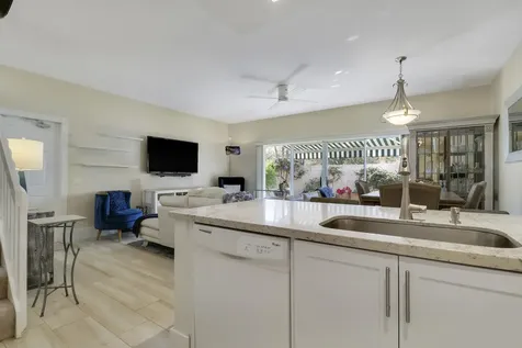 6 Oakleaf Court Tequesta FL 33469