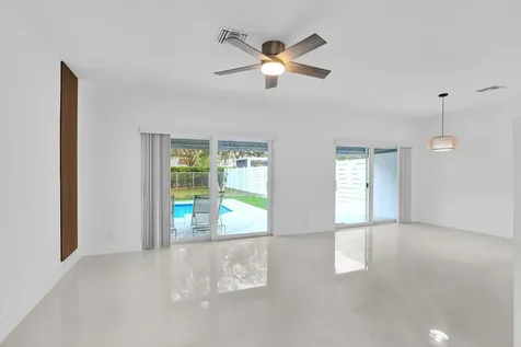 8608 Via Giula Boca Raton FL 33496