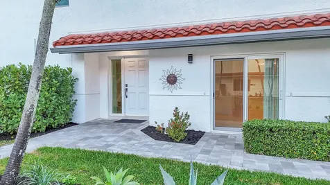 8608 Via Giula Boca Raton FL 33496