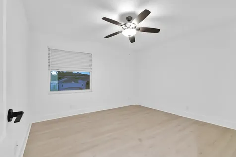 8608 Via Giula Boca Raton FL 33496