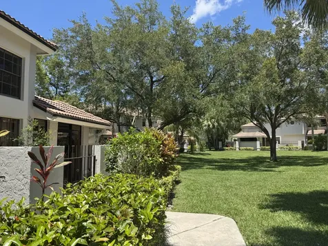 364 Prestwick Circle Palm Beach Gardens FL 33418