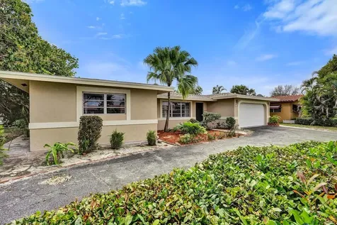 1004 Se 11th Street Deerfield Beach FL 33441