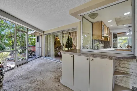1004 Se 11th Street Deerfield Beach FL 33441