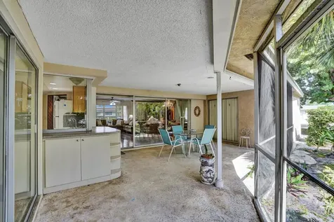 1004 Se 11th Street Deerfield Beach FL 33441