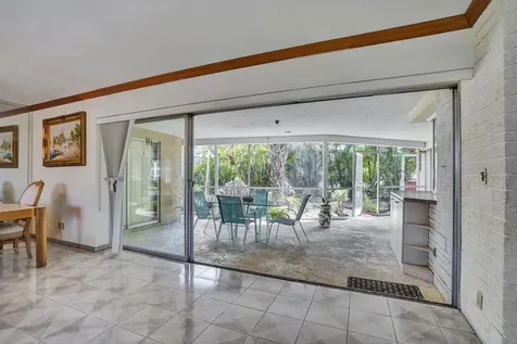 1004 Se 11th Street Deerfield Beach FL 33441