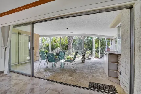1004 Se 11th Street Deerfield Beach FL 33441