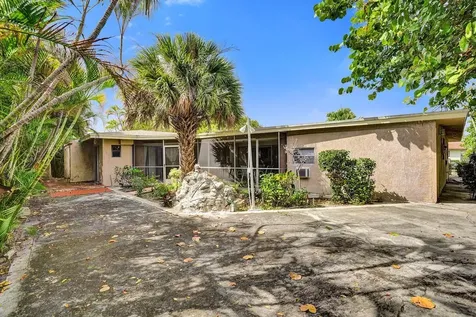 1004 Se 11th Street Deerfield Beach FL 33441
