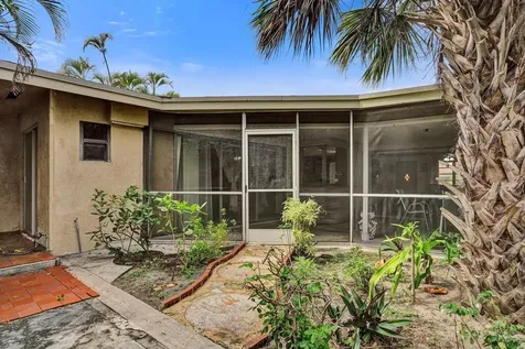 1004 Se 11th Street Deerfield Beach FL 33441