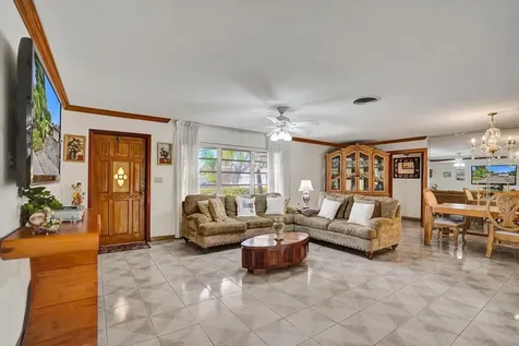 1004 Se 11th Street Deerfield Beach FL 33441