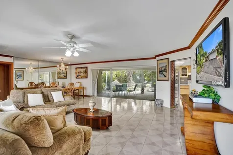 1004 Se 11th Street Deerfield Beach FL 33441