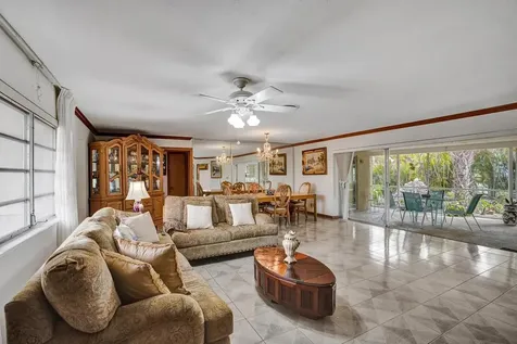 1004 Se 11th Street Deerfield Beach FL 33441