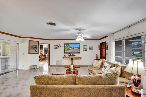 1004 Se 11th Street Deerfield Beach FL 33441