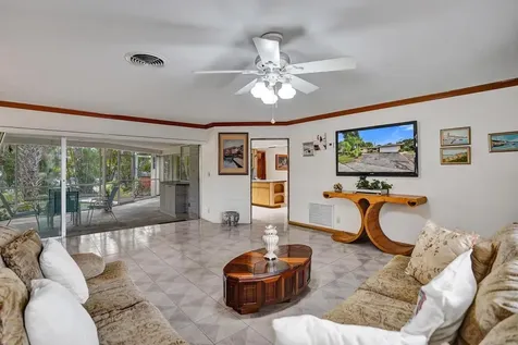 1004 Se 11th Street Deerfield Beach FL 33441