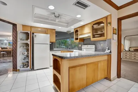 1004 Se 11th Street Deerfield Beach FL 33441