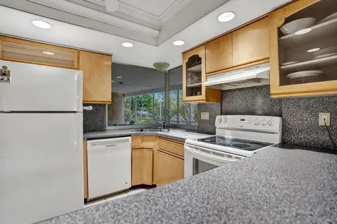 1004 Se 11th Street Deerfield Beach FL 33441