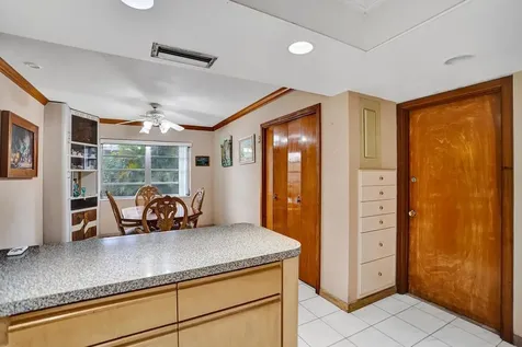 1004 Se 11th Street Deerfield Beach FL 33441