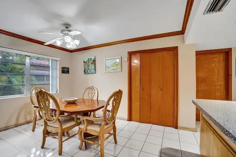 1004 Se 11th Street Deerfield Beach FL 33441