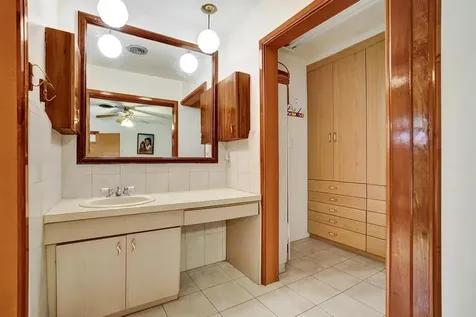 1004 Se 11th Street Deerfield Beach FL 33441