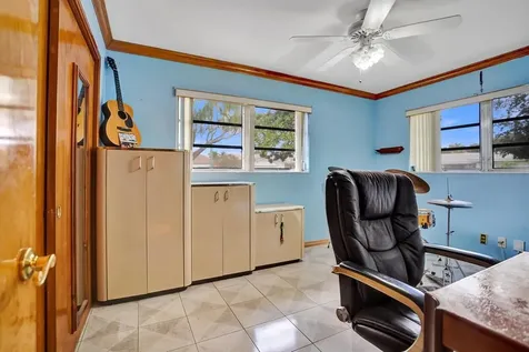 1004 Se 11th Street Deerfield Beach FL 33441