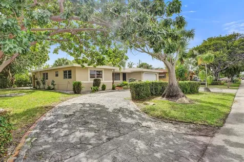1004 Se 11th Street Deerfield Beach FL 33441