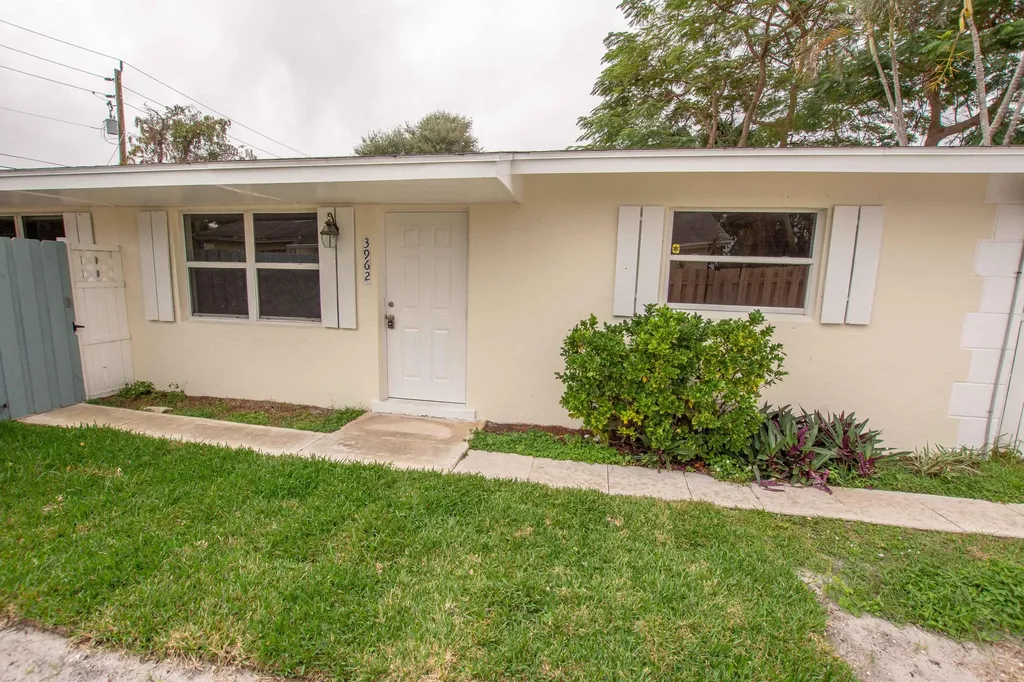 3962 Roan Court West Palm Beach FL 33403