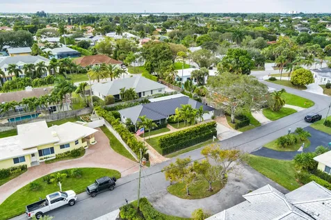7521 Edgewater Circle Lake Clarke Shores FL 33406