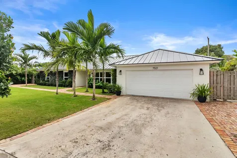 7521 Edgewater Circle Lake Clarke Shores FL 33406