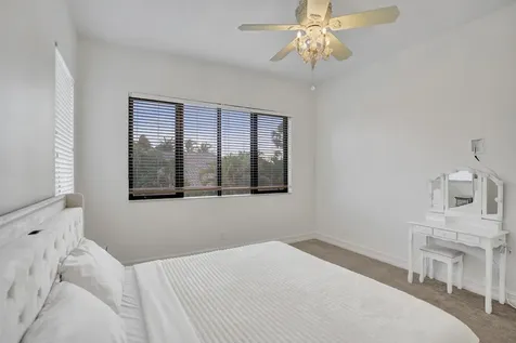 17682 Middlebrook Way Boca Raton FL 33496