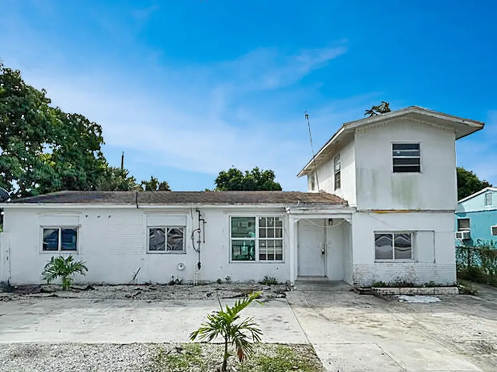 2000 Longwood Road West Palm Beach FL 33409