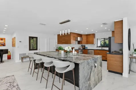2648 Ne 37th Drive Fort Lauderdale FL 33308