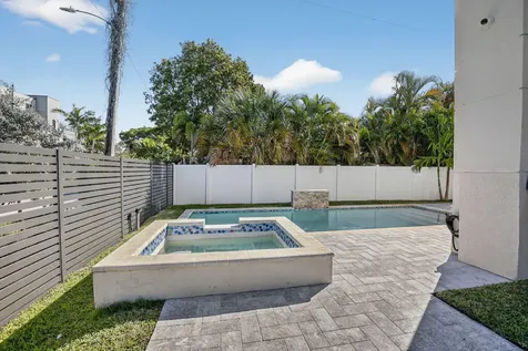 750 Ne 16th Avenue Fort Lauderdale FL 33304