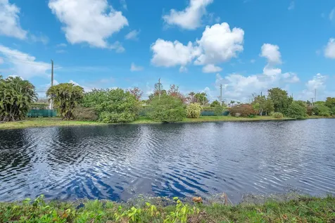 20814 Vinesta Circle Boca Raton FL 33433