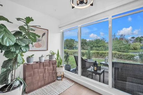 20814 Vinesta Circle Boca Raton FL 33433