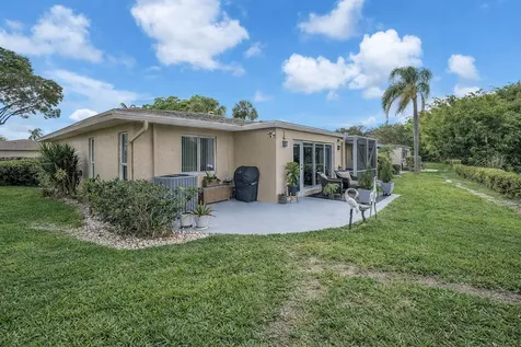 20814 Vinesta Circle Boca Raton FL 33433