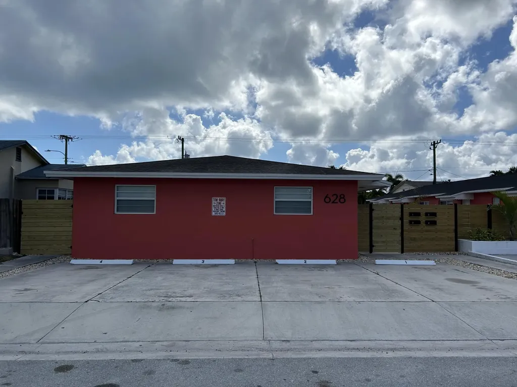 628 N M Street Lake Worth Beach FL 33460