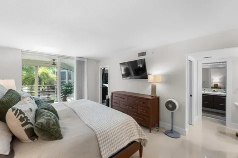 806 Cypress Grove Lane Pompano Beach FL 33069