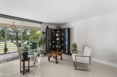 806 Cypress Grove Lane Pompano Beach FL 33069