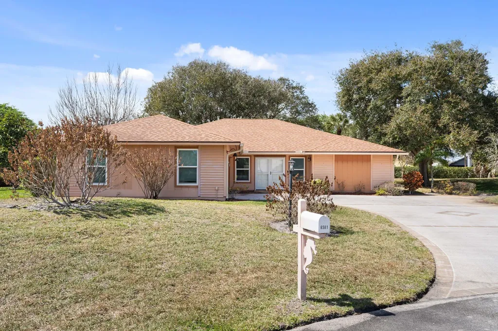 6581 Se Nantucket Court Hobe Sound FL 33455